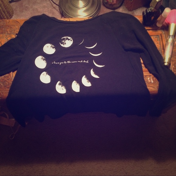 Black flowey top - Picture 1 of 5