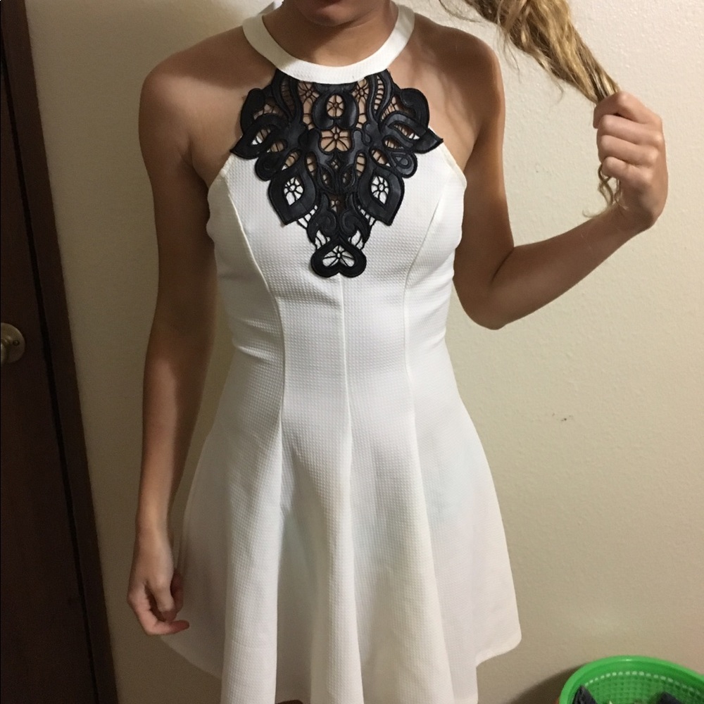 🖤⚪️Black and White High Neck Dress⚪️🖤