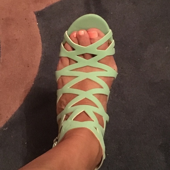 New York & Company Shoes - NWOT NY&Co Seagreen Cut Out Heels 6