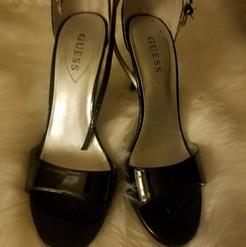 BRAND new guess black heels