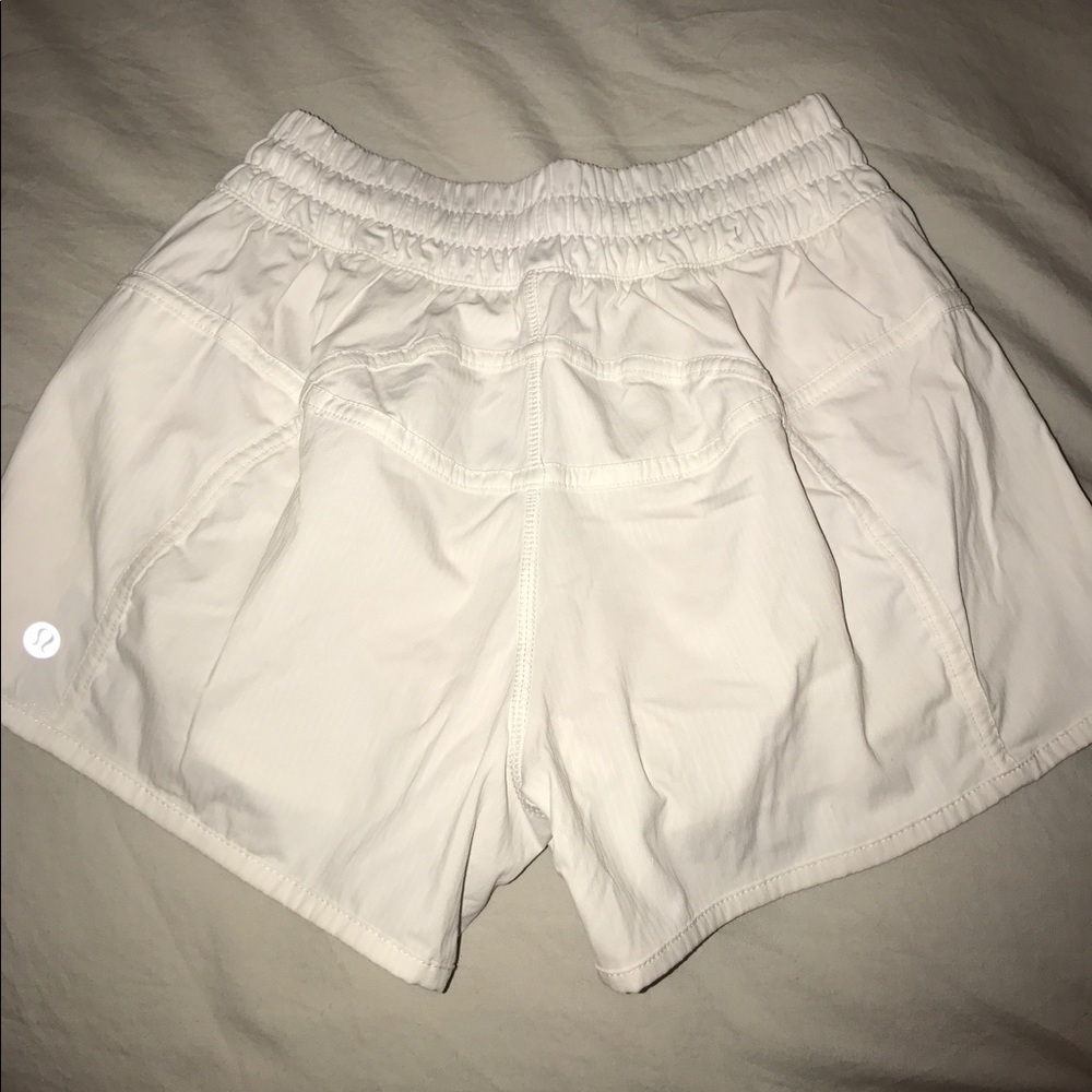 Lululemon Tracker Shorts size 4 white