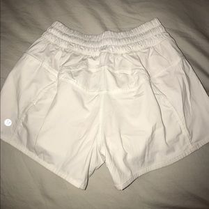 Lululemon Tracker Shorts size 4 white
