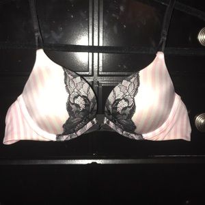 Victoria's Secret bombshell bra