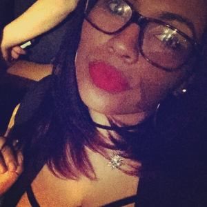 Meet your Posher, Yesenia