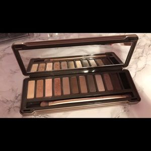 100% Authentic Urban Decay Naked 2 Pallet