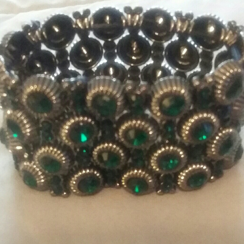 Emerald and silver fashion bracelet