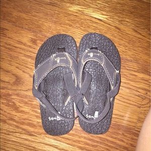 Little boys flip flops GREAT condition.