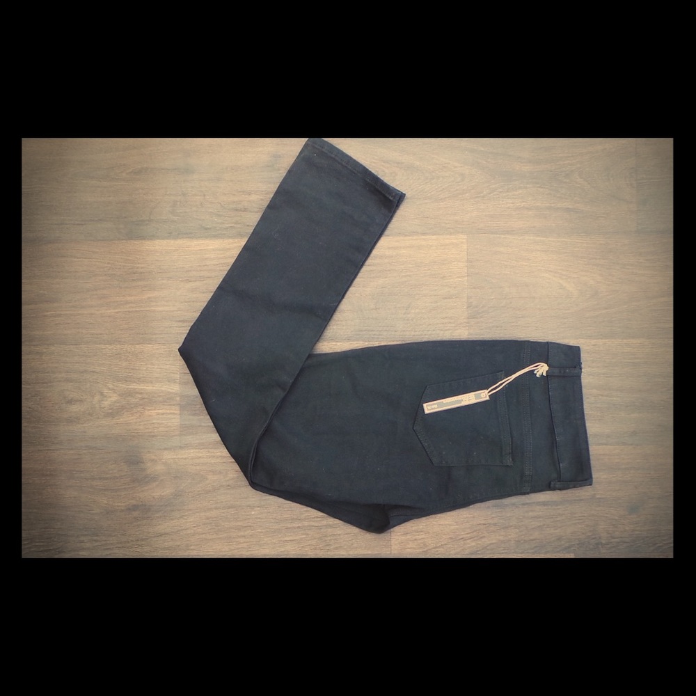 🅿️ NWT Women's Black Jeans - Picture 2 of 4