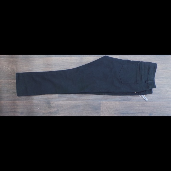 🅿️ NWT Women's Black Jeans - Picture 3 of 4