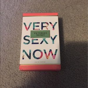 New VS very sexy now