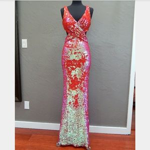 Favianna Glammer Sequined Prom Dress