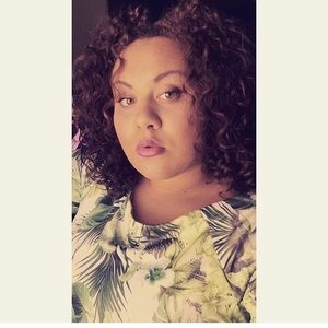 Meet your Posher, Lakin