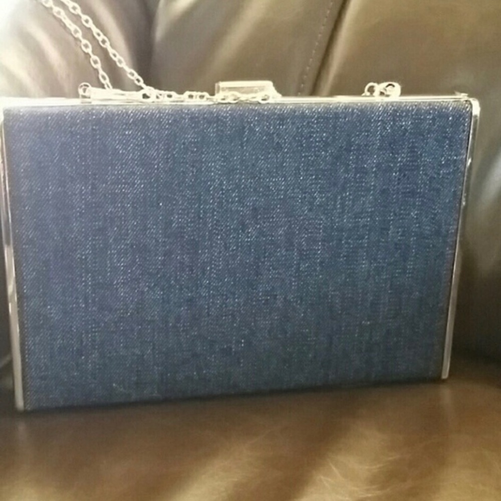 RED WHITE & DENIM CLUTCH.