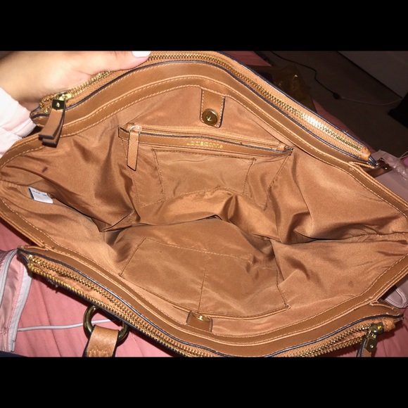 Liz Claiborne - Picture 2 of 2