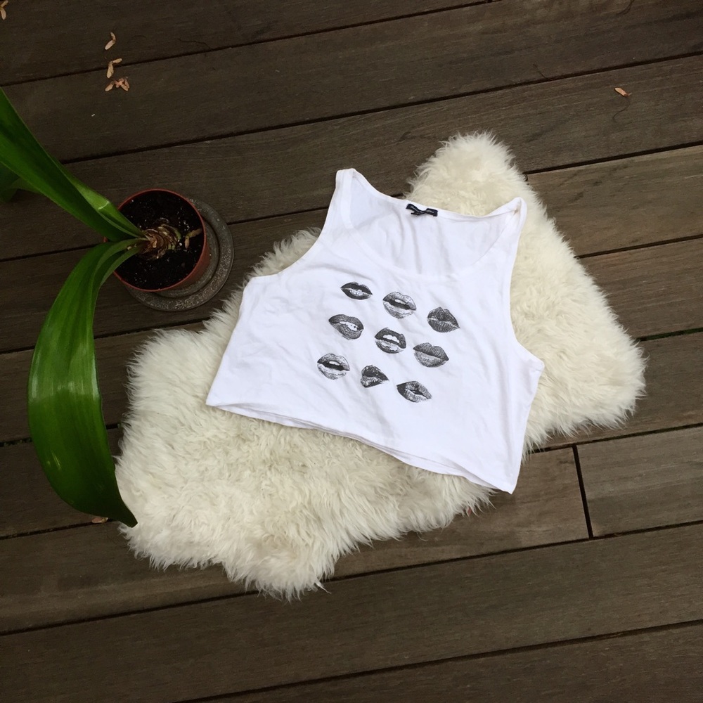 LIPS CROP TANK