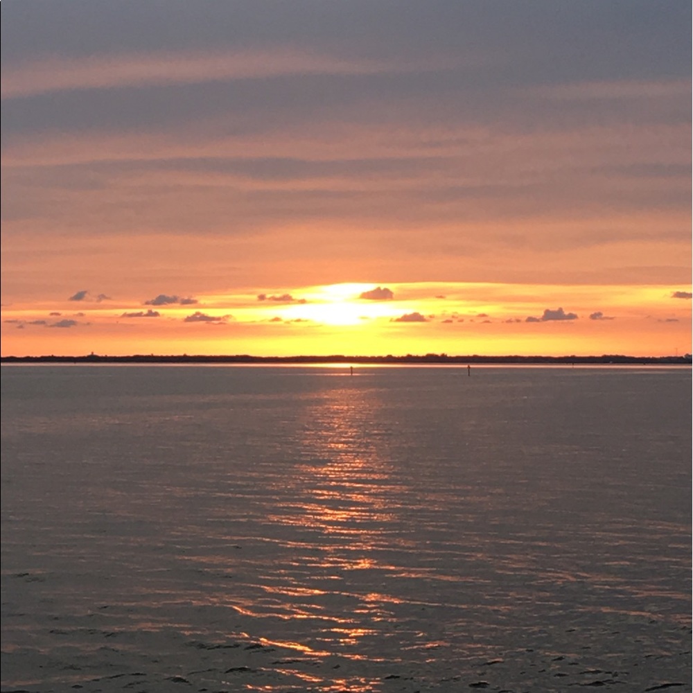 Meet your Posher, Thais