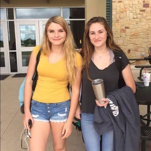 Meet your Posher, Maya