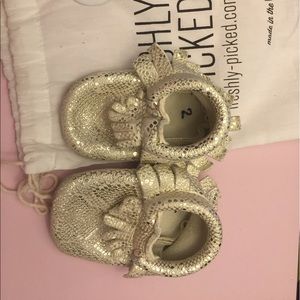 Infant moccasins in size 2