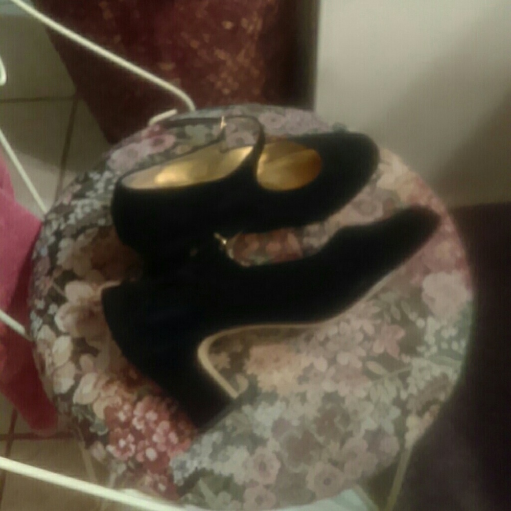 Black Swede heel
