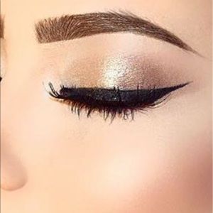 Meet your Posher, Merna