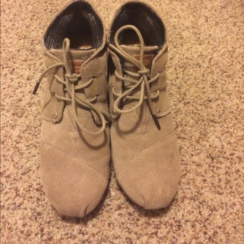 Toms desert wedges