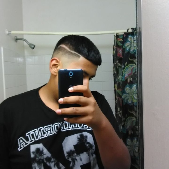 Meet your Posher, Carlos - Picture 1 of 1