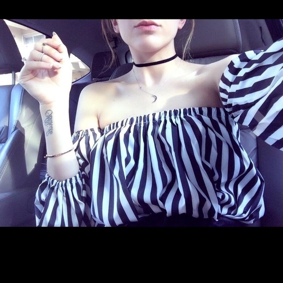 Off Shoulder Stripped Top with Choker Sz S-M-L-XL - Picture 3 of 4