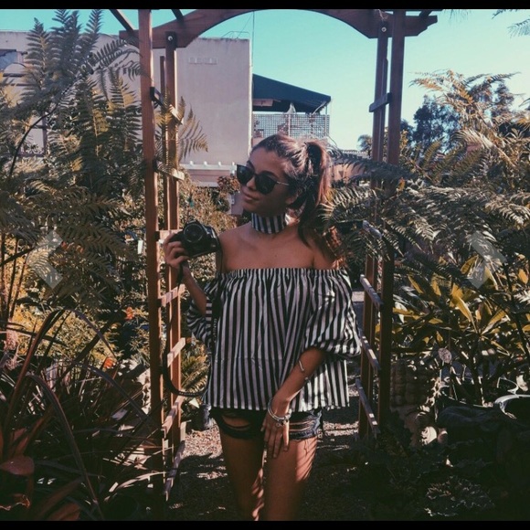 Off Shoulder Stripped Top with Choker Sz S-M-L-XL - Picture 4 of 4