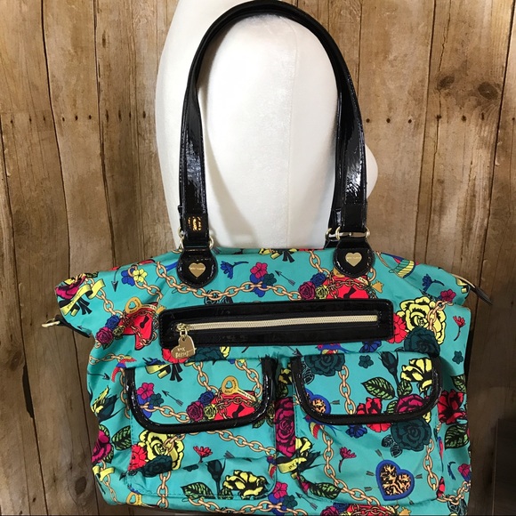 Betsey Johnson Handbags - 💋Betsey Johnson Purse and Crossbody💋