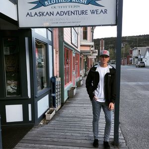 Meet your Posher, Cade