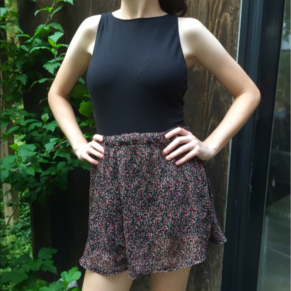 MINI SKIRT - Picture 2 of 2