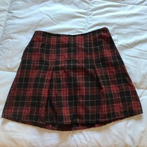 Brandy Melville plaid schoolgirl skirt