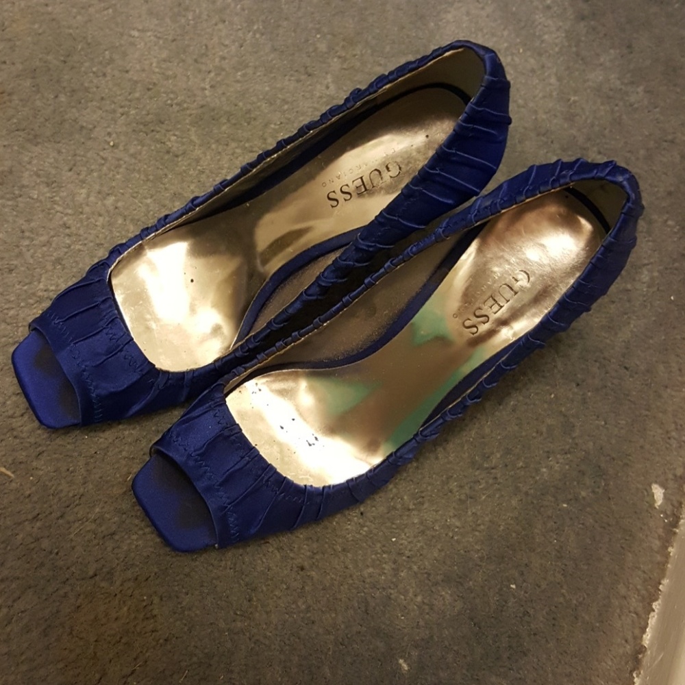 Guess blue high heel pumps