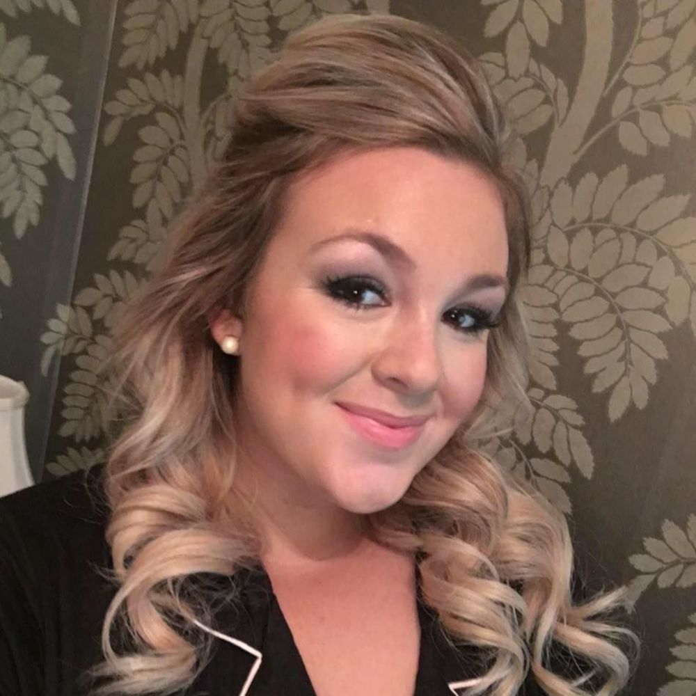 Meet your Posher, Demi