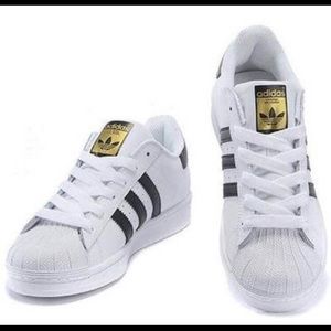 Adidas superstars