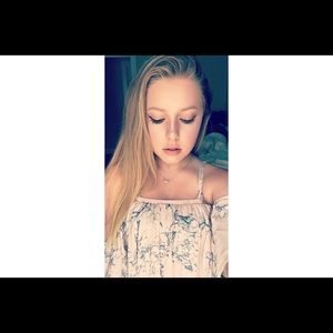 Meet your Posher, Elizabeth