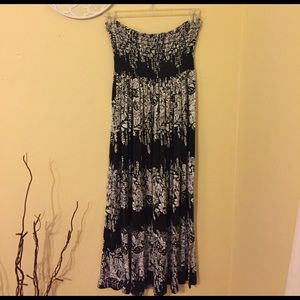 B&W floral print barrel maxi dress