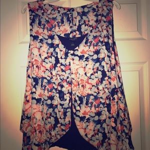 🌸Beautiful and Unique! Coral and Navy Tank