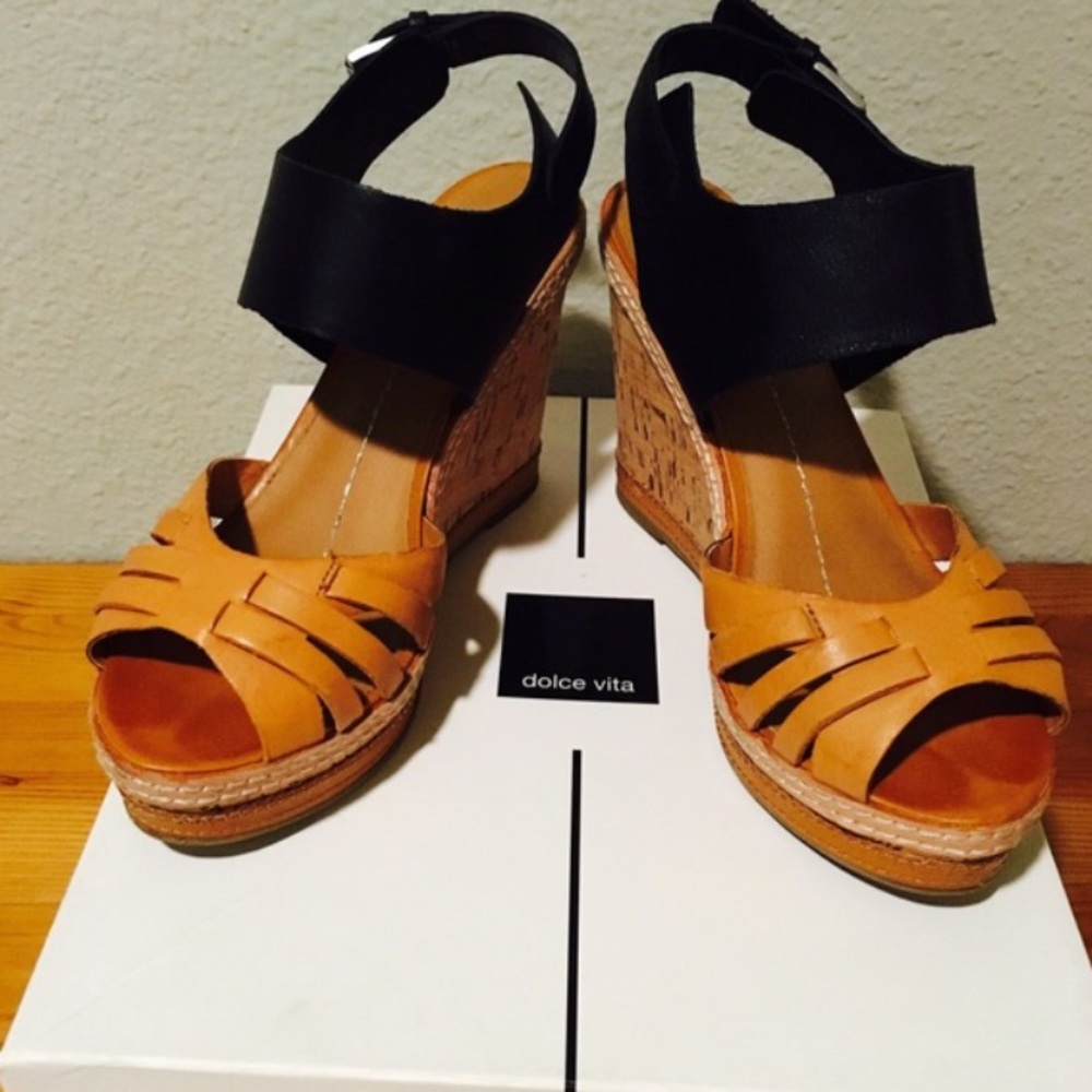 Dolce Vita Colorblock Jaslyn Wedge