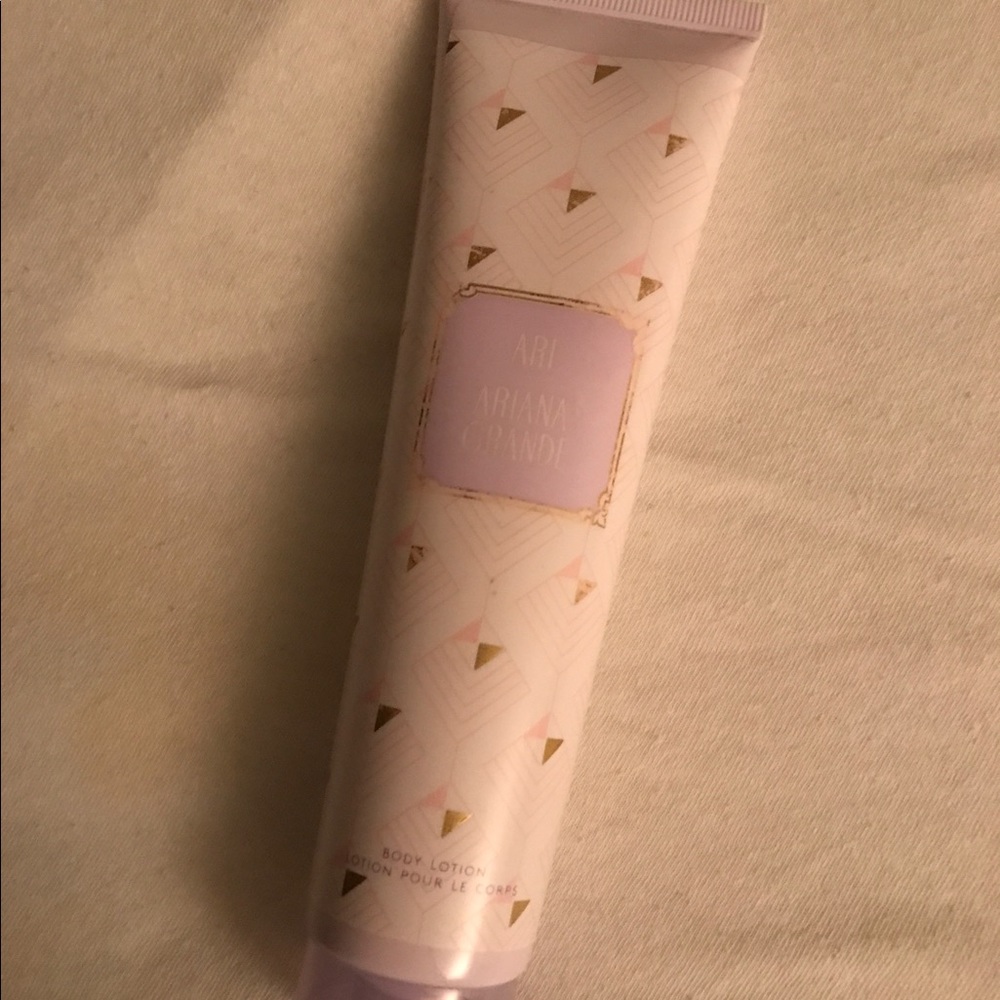 Ariana grande perfume lotion