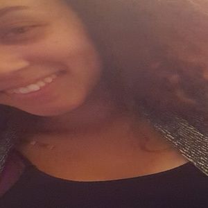 Meet your Posher, Alyssa