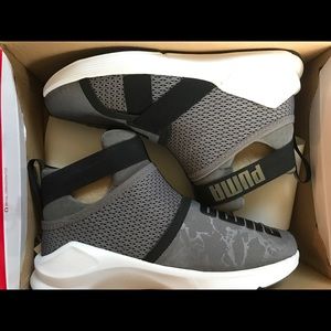 Size 7 pumas