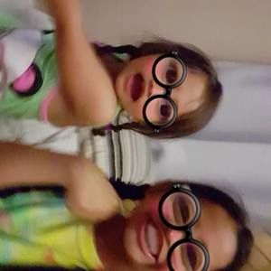 Meet your Posher, Estela