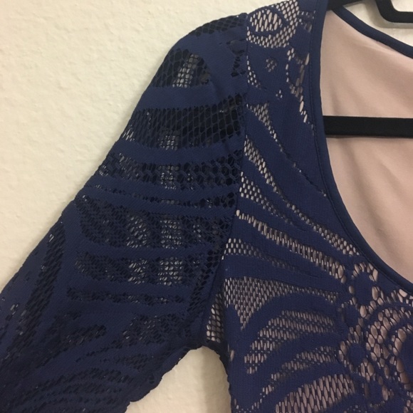 BCBGMaxAzria classy lace evening dress - Picture 4 of 4