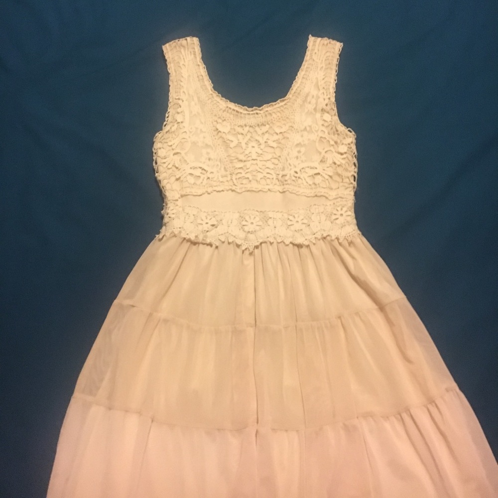 Rue 21 tan knee length lace dress