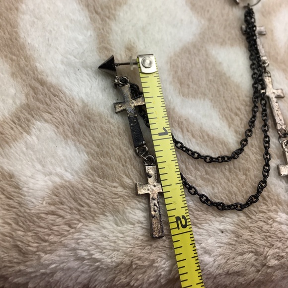 Cross Cuff Earring - Picture 7 of 7