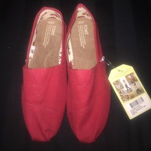 Authentic men's Toms