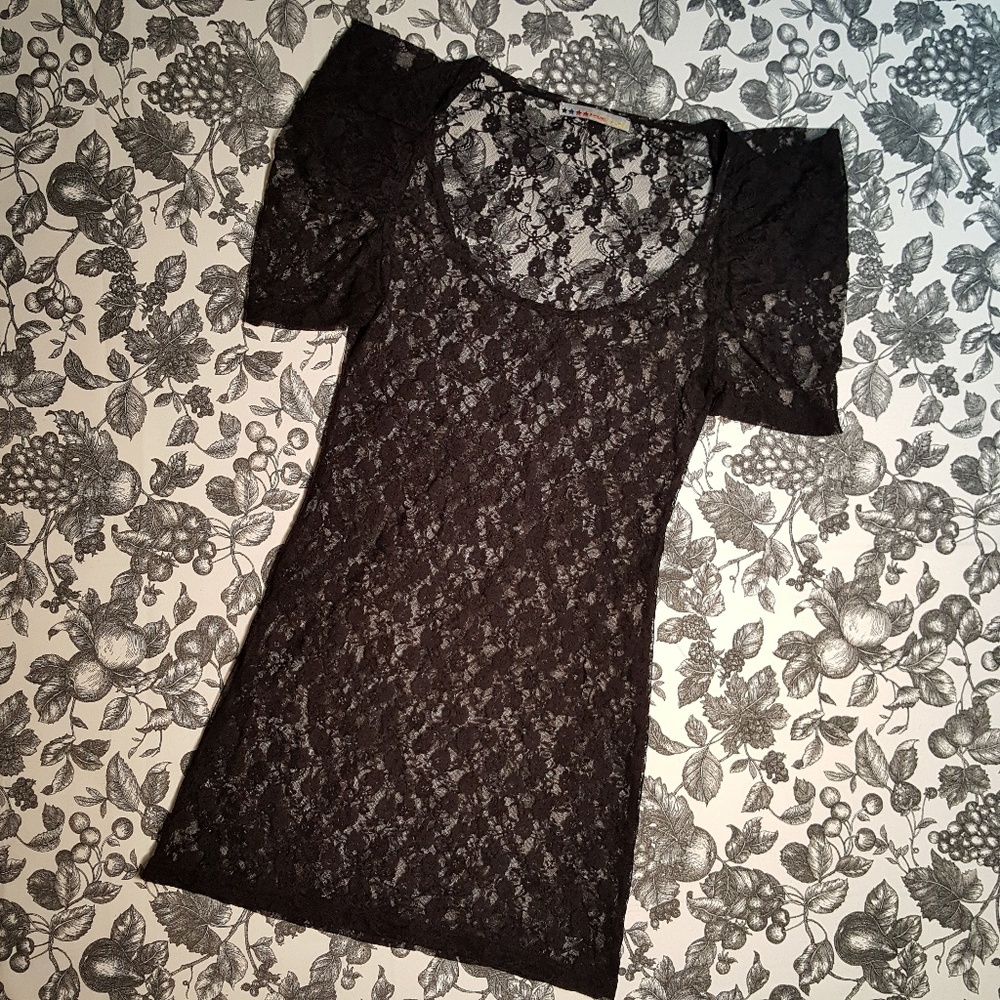 Four Stars Black Stretchy Black Lace Top