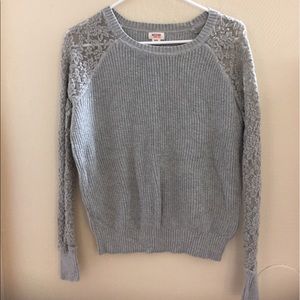 Grey sweater with lace sleeves