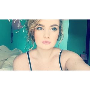 Meet your Posher, Max